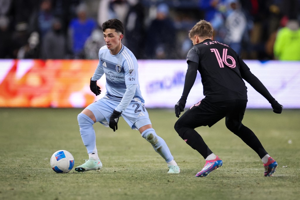 卡洛斯：C罗是所有球员的榜样；相比小罗我更爱去大罗的派对