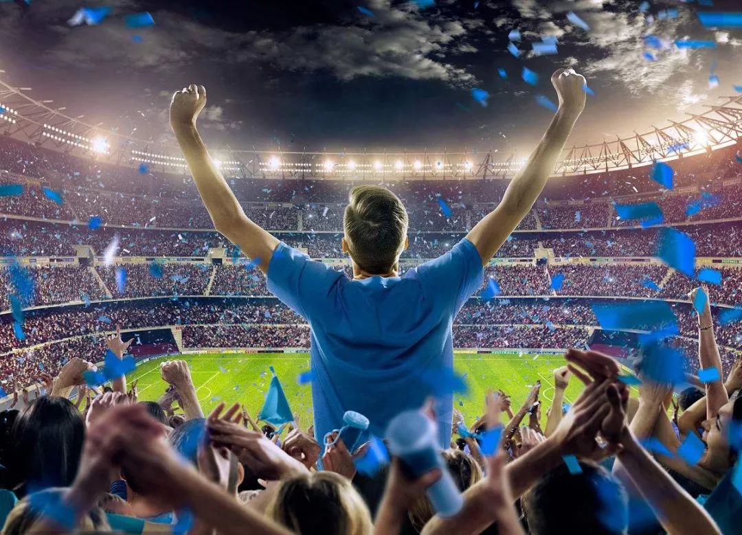 承认吧！皇马太子就是被高估的体系球员，离开伯纳乌啥也不是